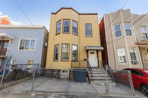 109 GRACE ST