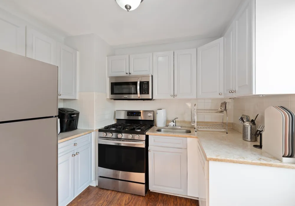 135 MONTGOMERY ST Jersey City, NJ 07302