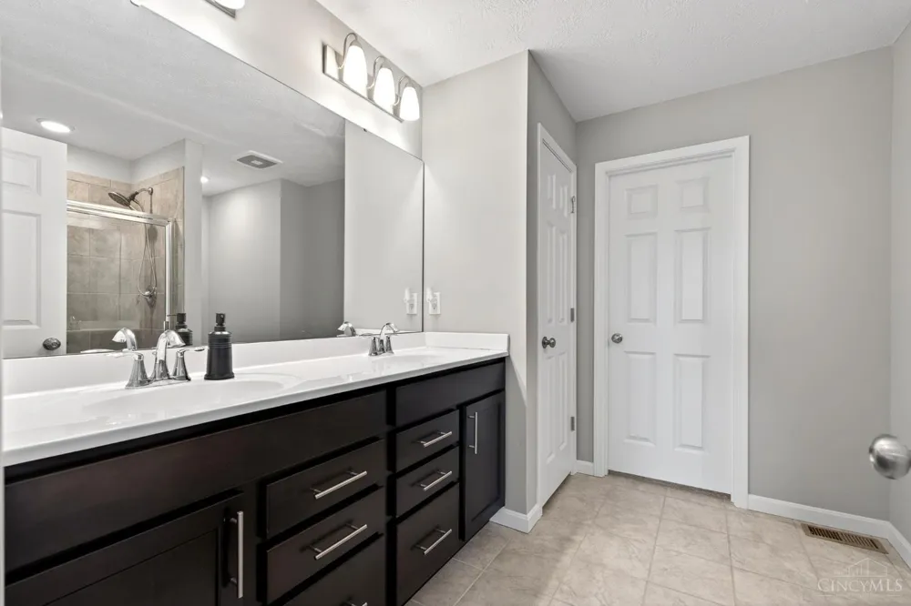 5518 Pacific Crest Lane Fairfield, OH 45011
