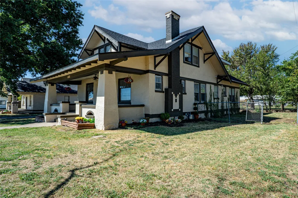 125 W 15th Street Pawhuska, OK 74056