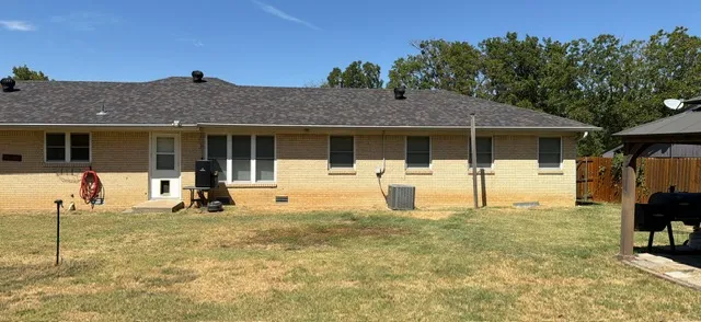 1110 Meadow Drive Ardmore, OK 73401