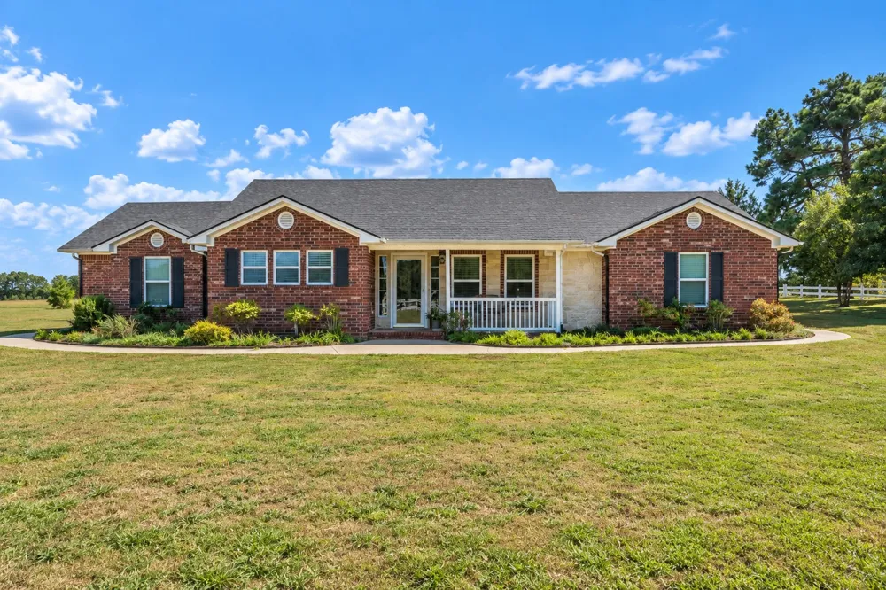 2284 Roping Atoka, OK 74525
