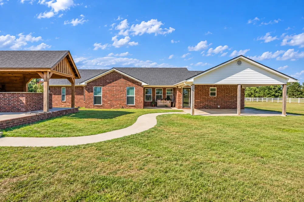 2284 Roping Atoka, OK 74525