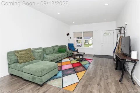 628 W Hudson Avenue