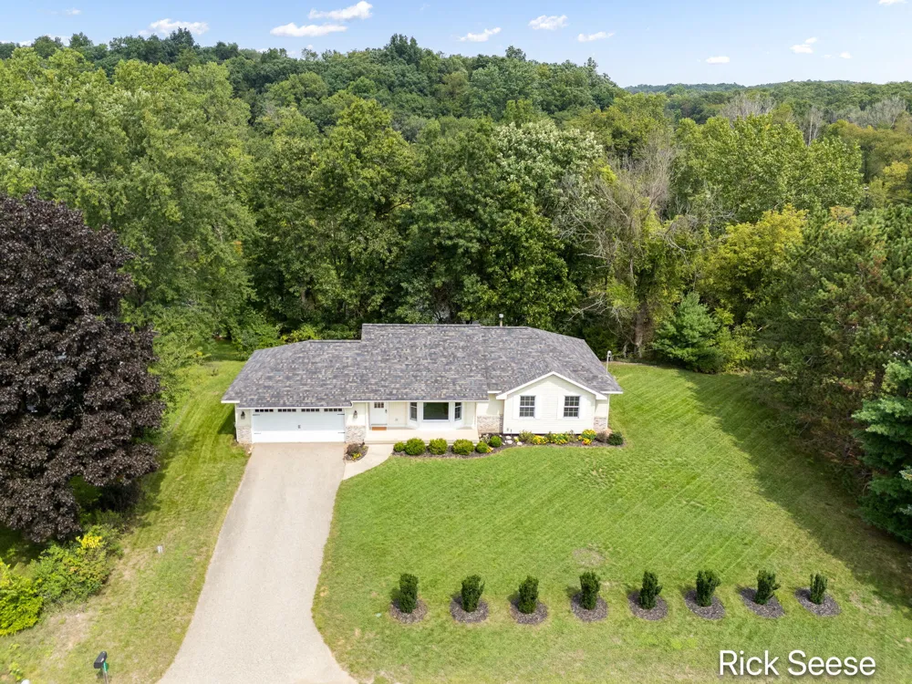 13535 Forest River Drive SE Vergennes Township, MI 49331