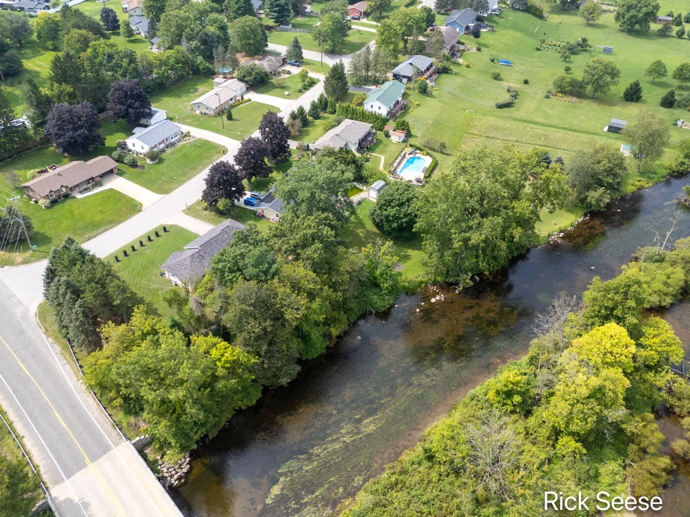 13535 Forest River Drive SE Vergennes Township, MI 49331