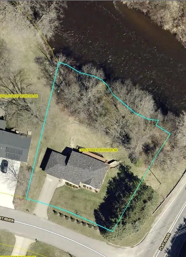 13535 Forest River Drive SE Vergennes Township, MI 49331