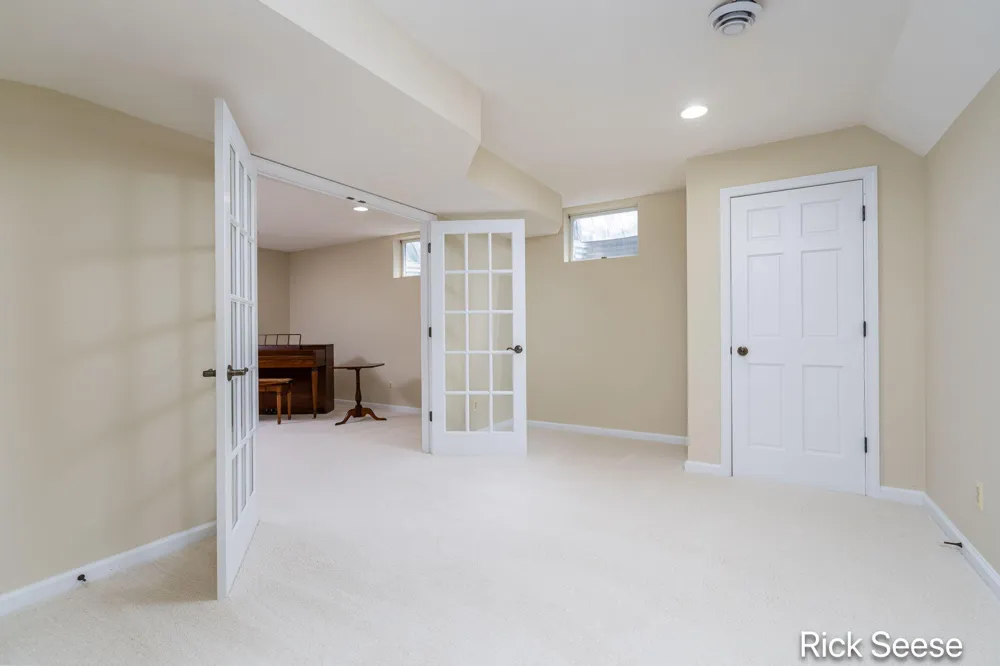 13535 Forest River Drive SE Vergennes Township, MI 49331