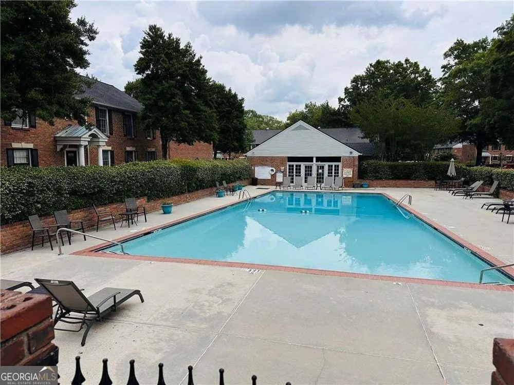6700 Roswell RD Sandy Springs, GA 30328