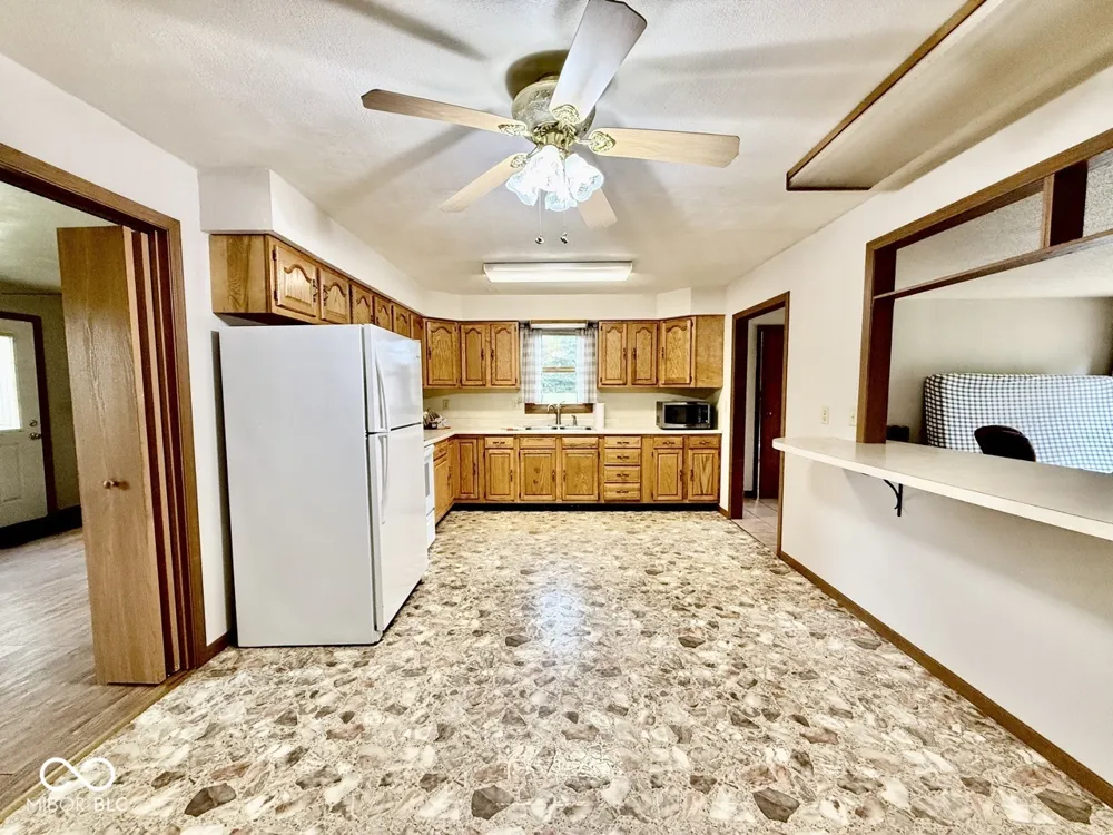 12099 E Davis Avenue Brazil, IN 47834