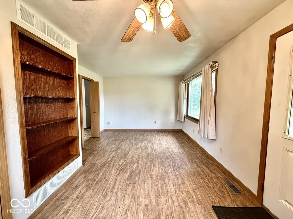 12099 E Davis Avenue Brazil, IN 47834