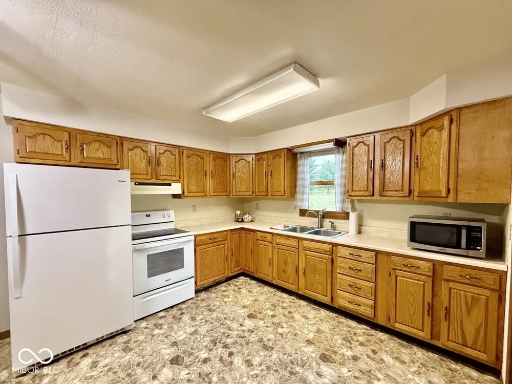 12099 E Davis Avenue Brazil, IN 47834
