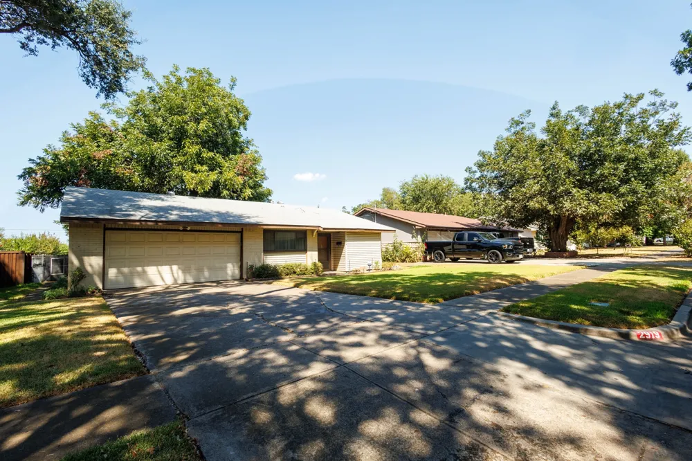 2919 Bergen Lane Farmers Branch, TX 75234
