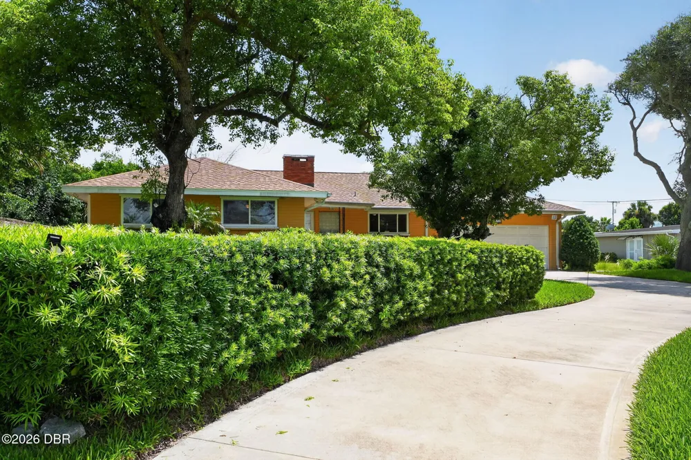 2229 S Peninsula Drive Daytona Beach, FL 32118