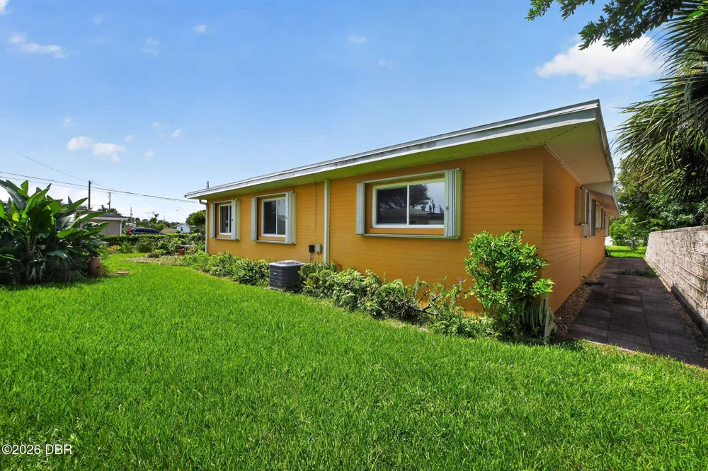 2229 S Peninsula Drive Daytona Beach, FL 32118