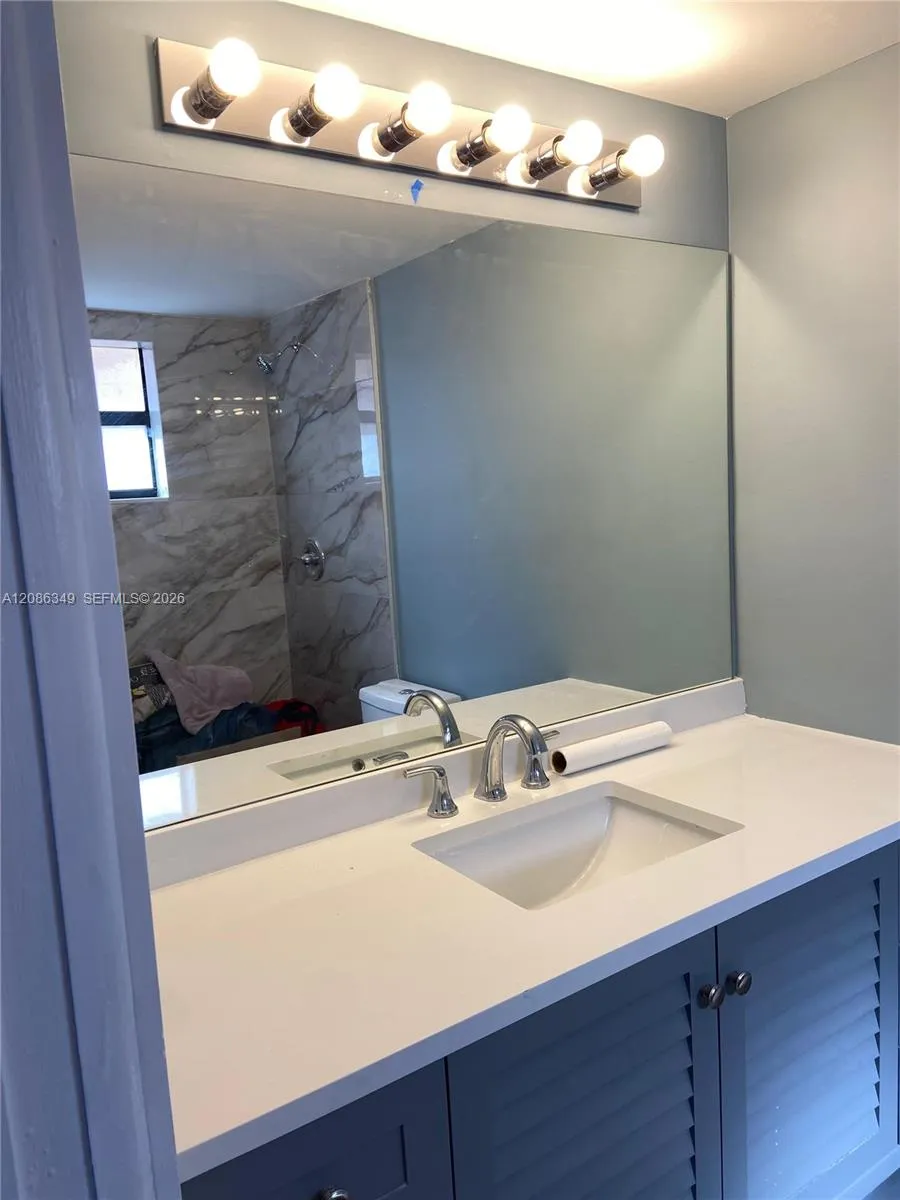 2740 W 62nd St #207 Hialeah, FL 33016