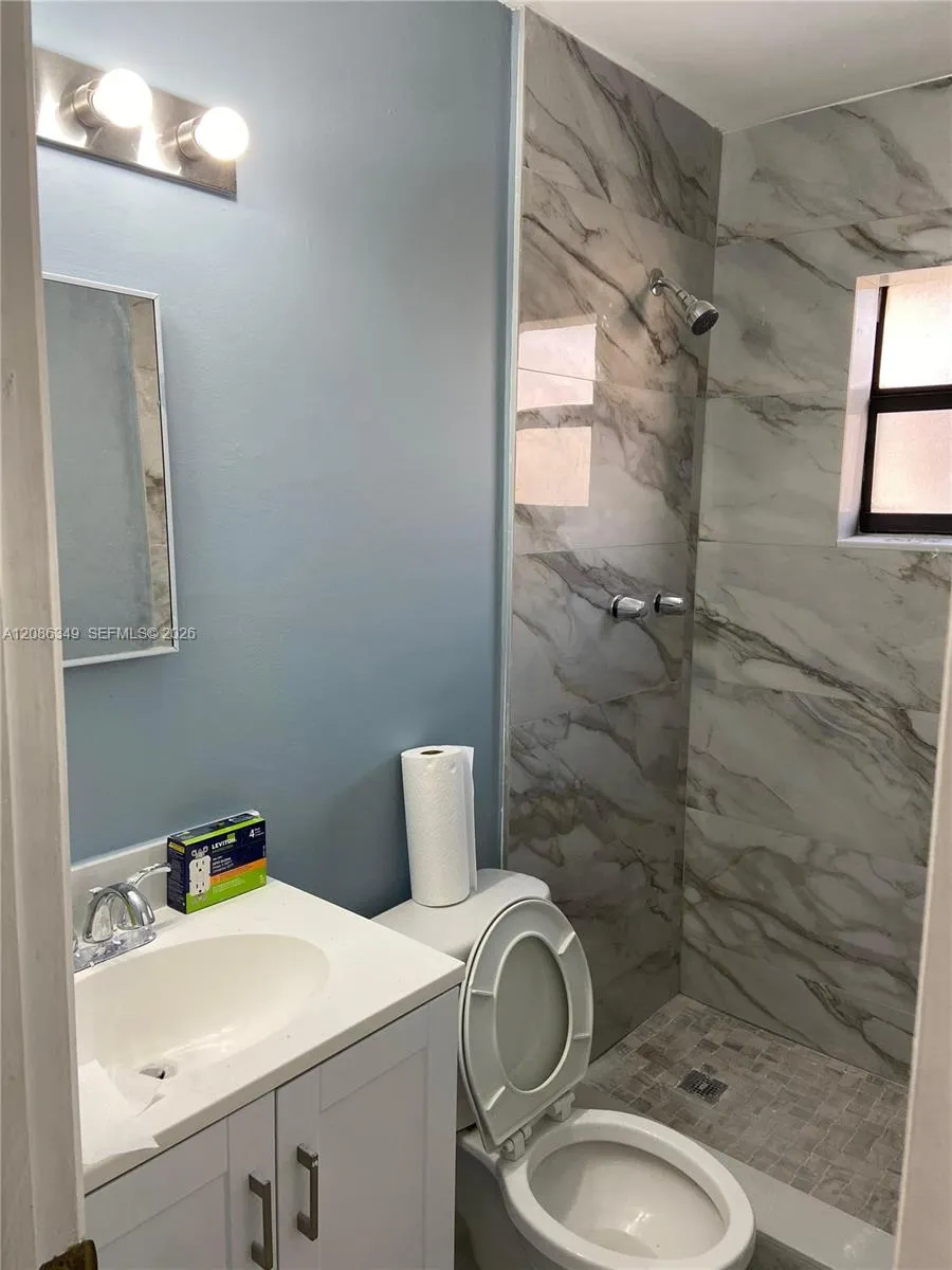 2740 W 62nd St #207 Hialeah, FL 33016