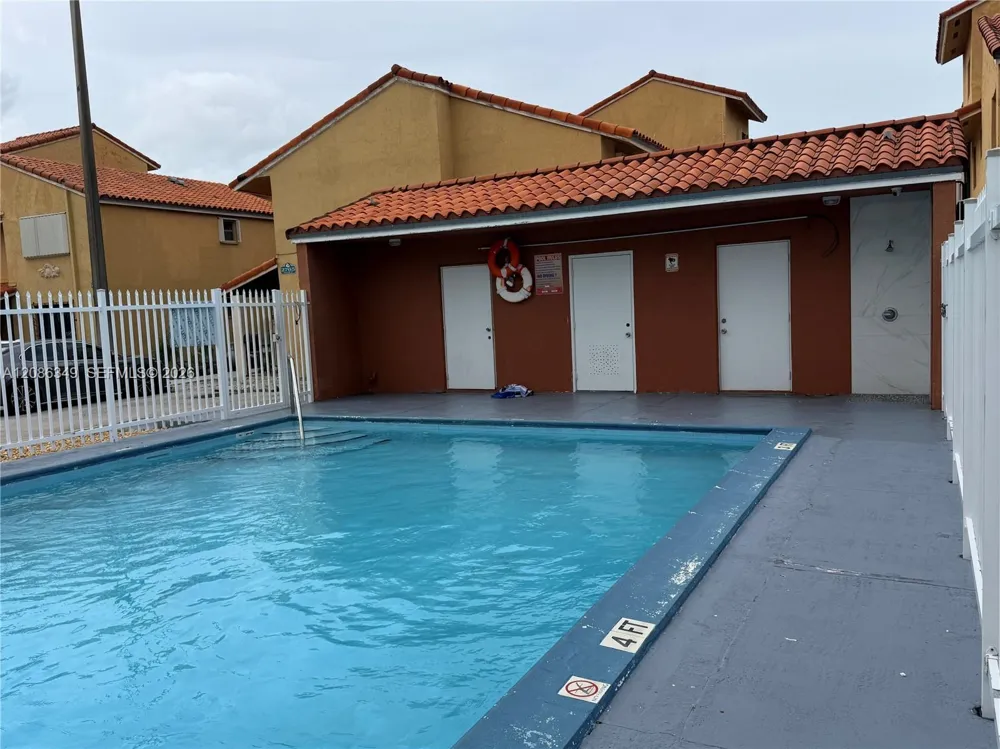 2740 W 62nd St #207 Hialeah, FL 33016