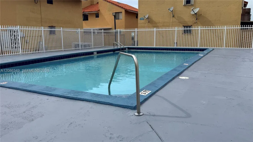 2740 W 62nd St #207 Hialeah, FL 33016