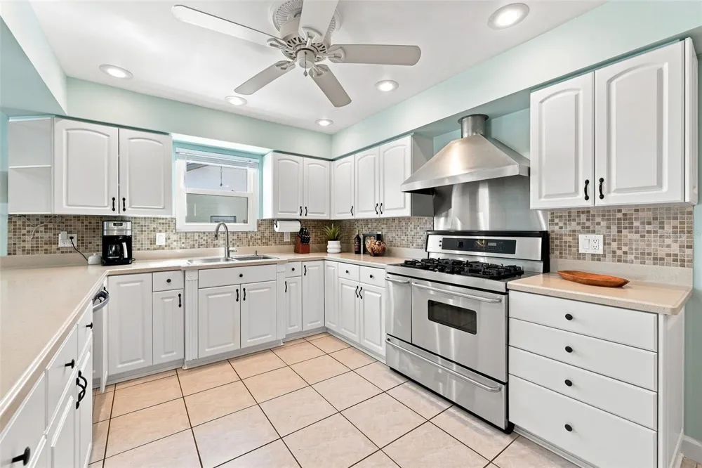2800 HAVERHILL DRIVE Clearwater, FL 33761