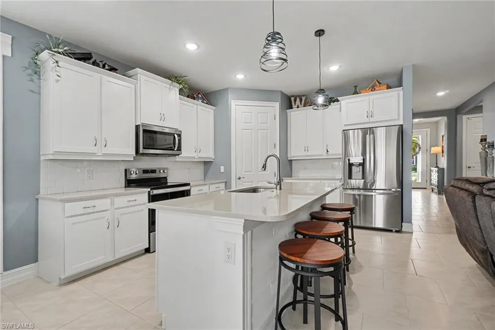 3156 Apple Blossom Drive Alva, FL 33920