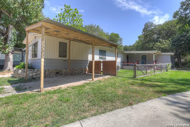 151 DEER LN New Braunfels, TX 78130