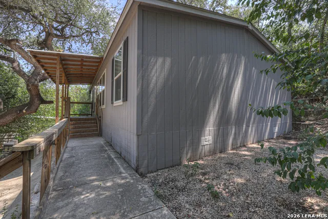 151 DEER LN New Braunfels, TX 78130
