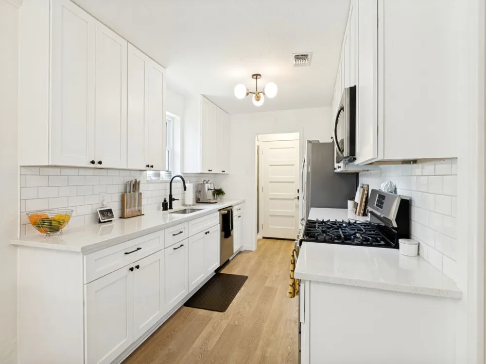 5915 Canterview Drive Dallas, TX 75228