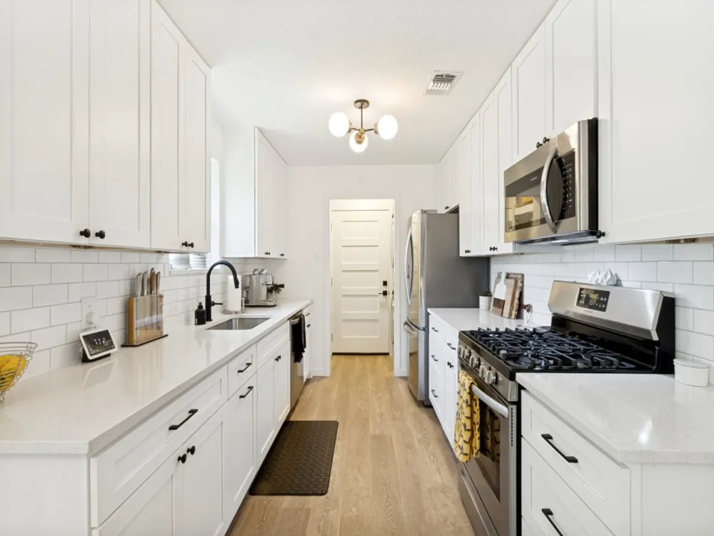 5915 Canterview Drive Dallas, TX 75228