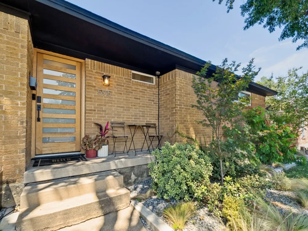 5915 Canterview Drive Dallas, TX 75228