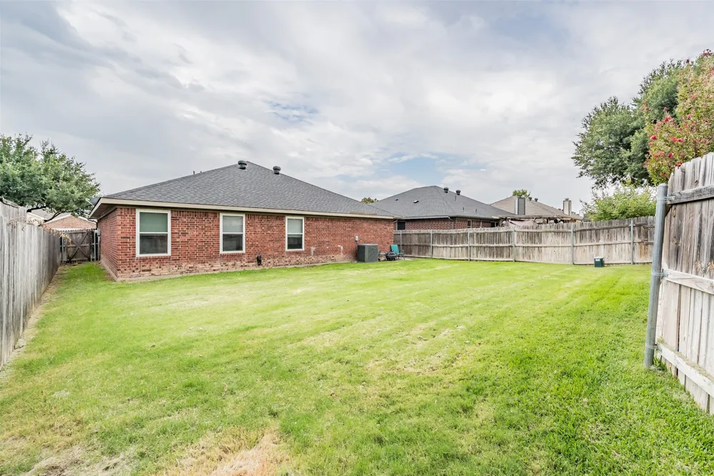 7403 Fossil Lake Drive Arlington, TX 76002