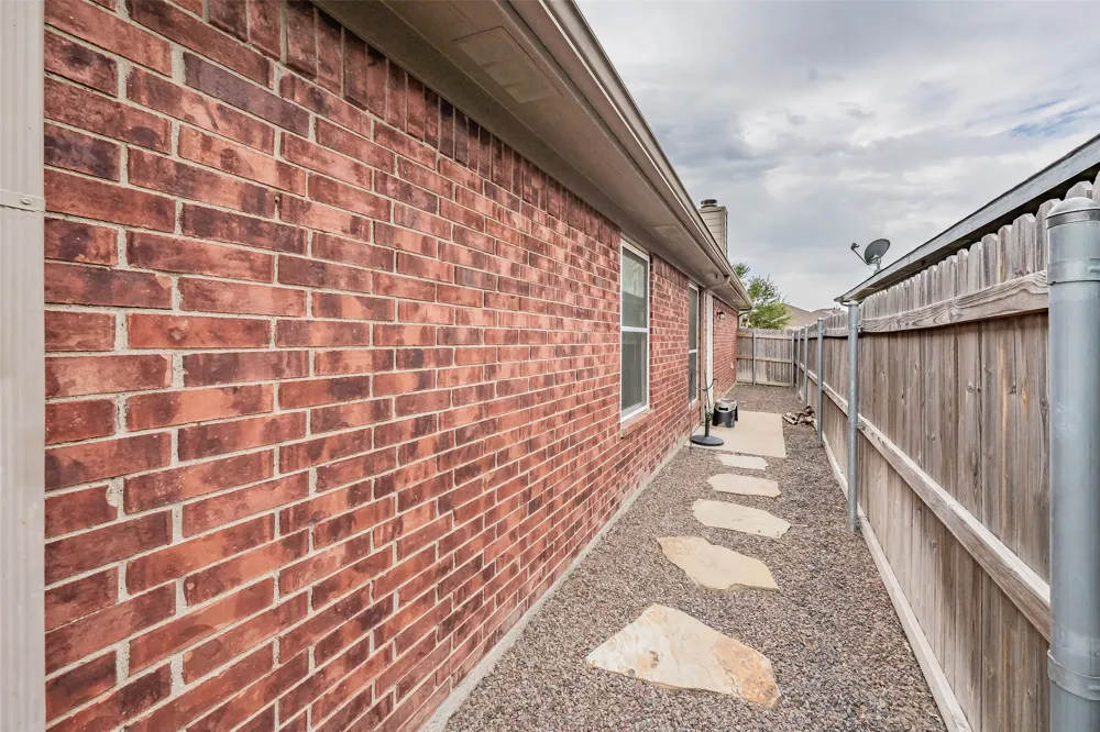 7403 Fossil Lake Drive Arlington, TX 76002