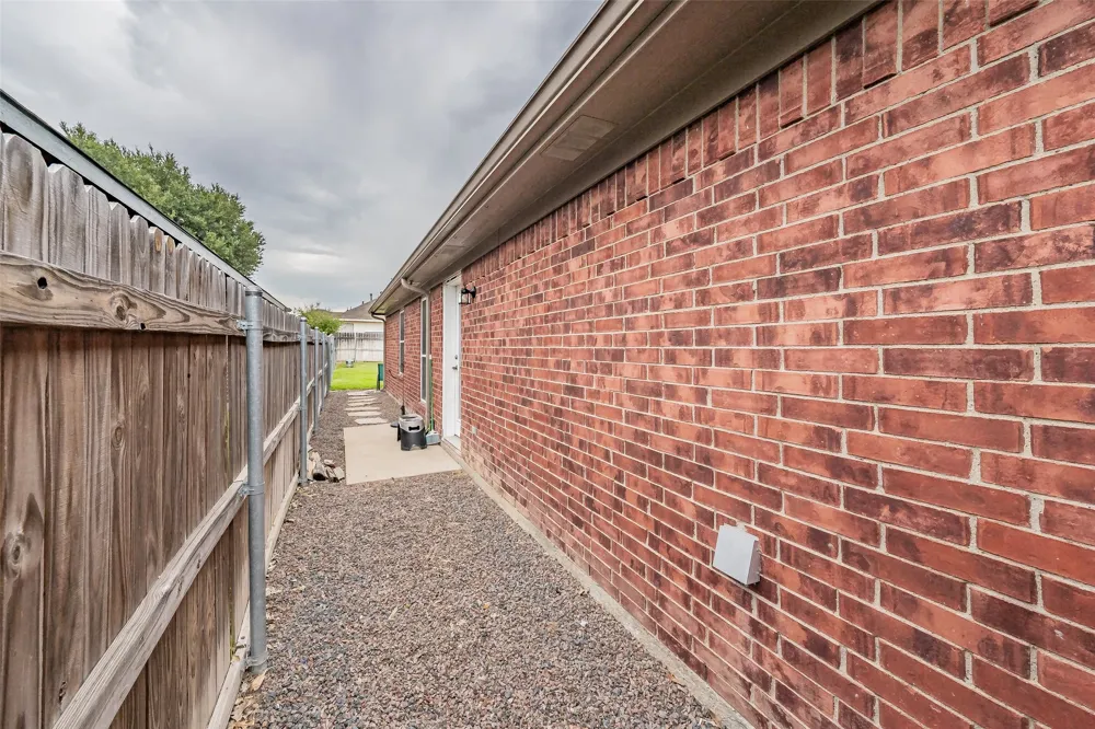 7403 Fossil Lake Drive Arlington, TX 76002