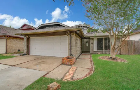 6823 Puerta Vista Lane