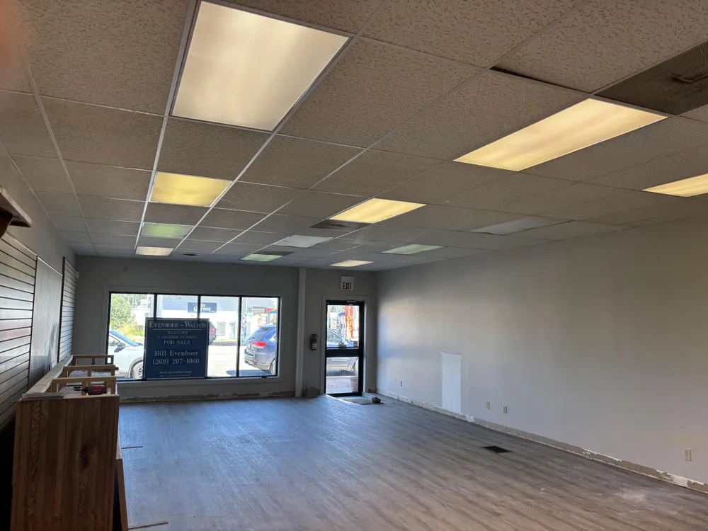 207 W Monroe Street Bangor, MI 49013