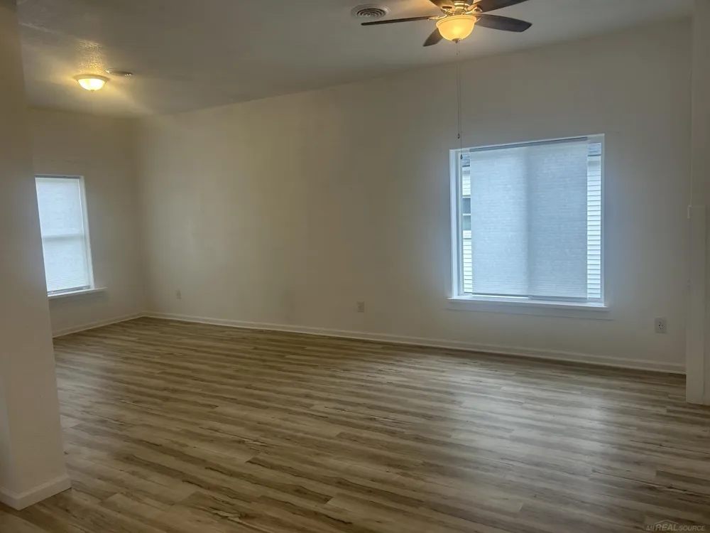 1473 Division Street Muskegon City, MI 49441