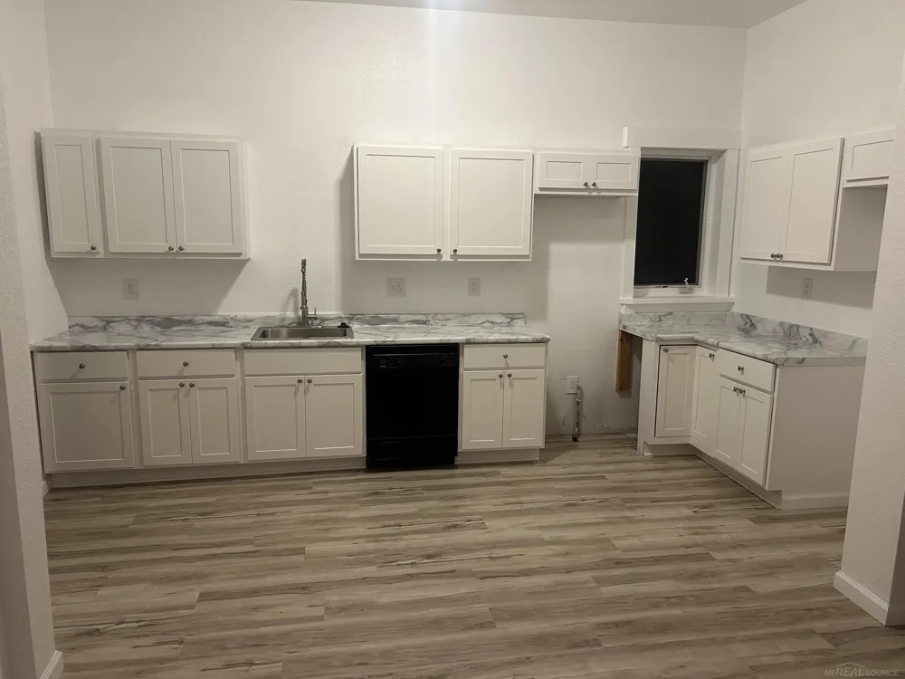1473 Division Street Muskegon City, MI 49441