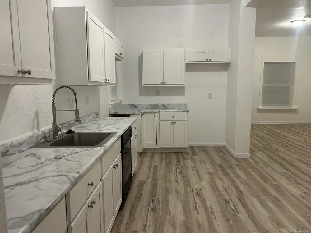 1473 Division Street Muskegon City, MI 49441