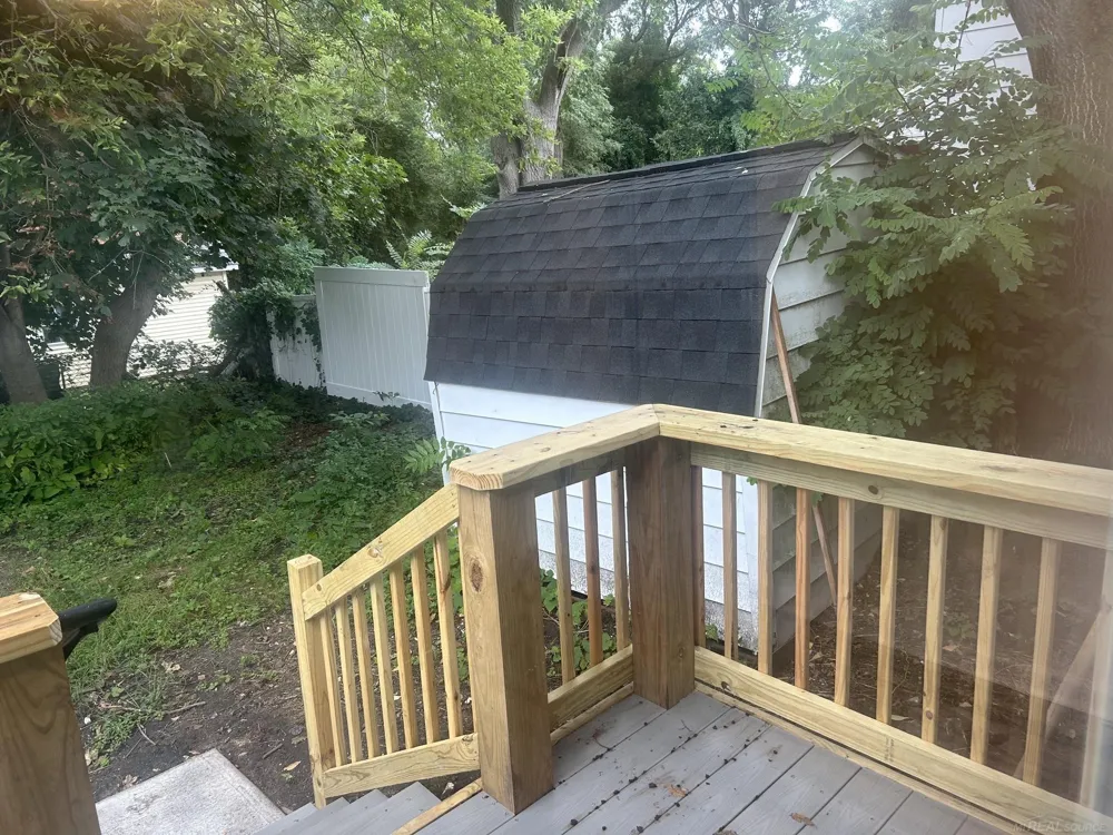 1473 Division Street Muskegon City, MI 49441