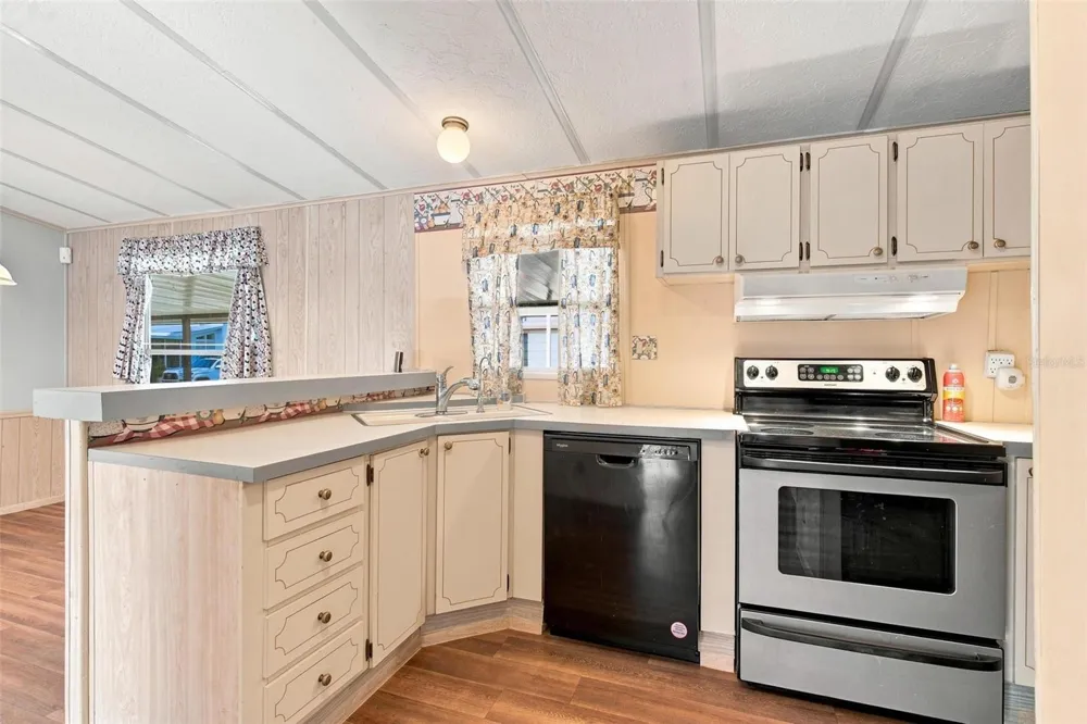 1875 STACEY DRIVE Mount Dora, FL 32757