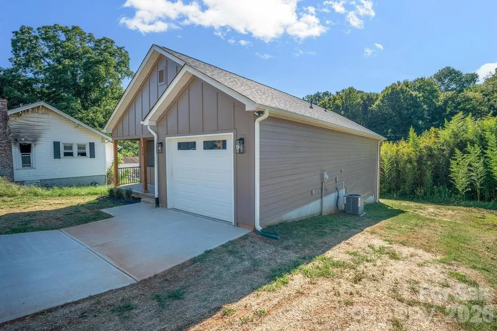 308 Caldwell Avenue Newton, NC 28658