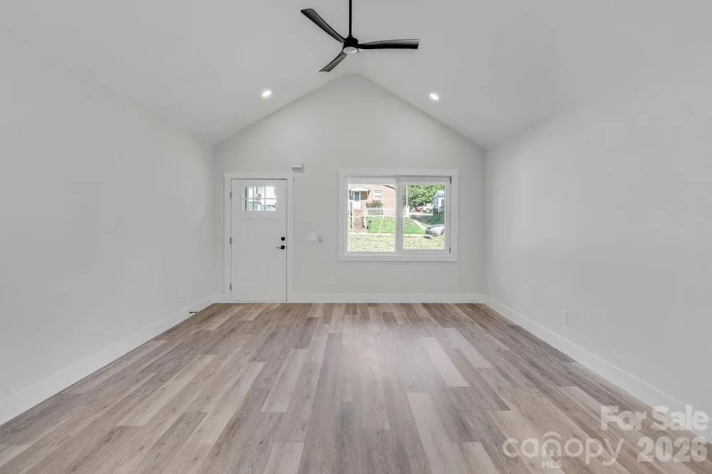 308 Caldwell Avenue Newton, NC 28658