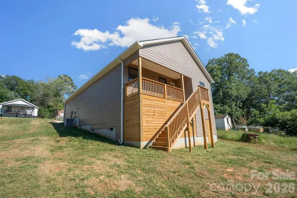 308 Caldwell Avenue Newton, NC 28658