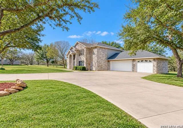 3303 TRIPLE MDWS San Antonio, TX 78263