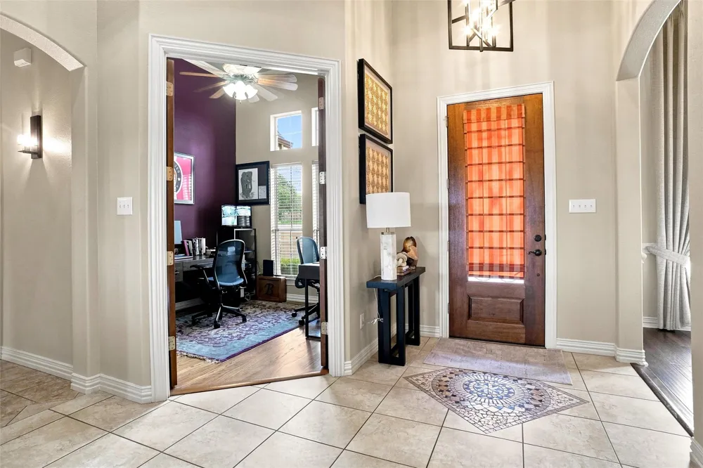 1810 Indian Ridge Oak Leaf, TX 75154