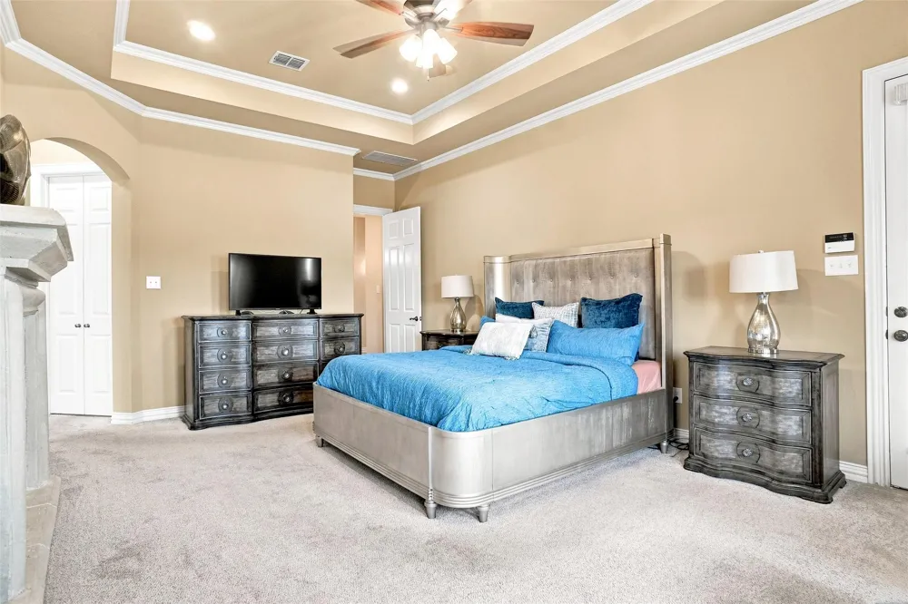 1810 Indian Ridge Oak Leaf, TX 75154