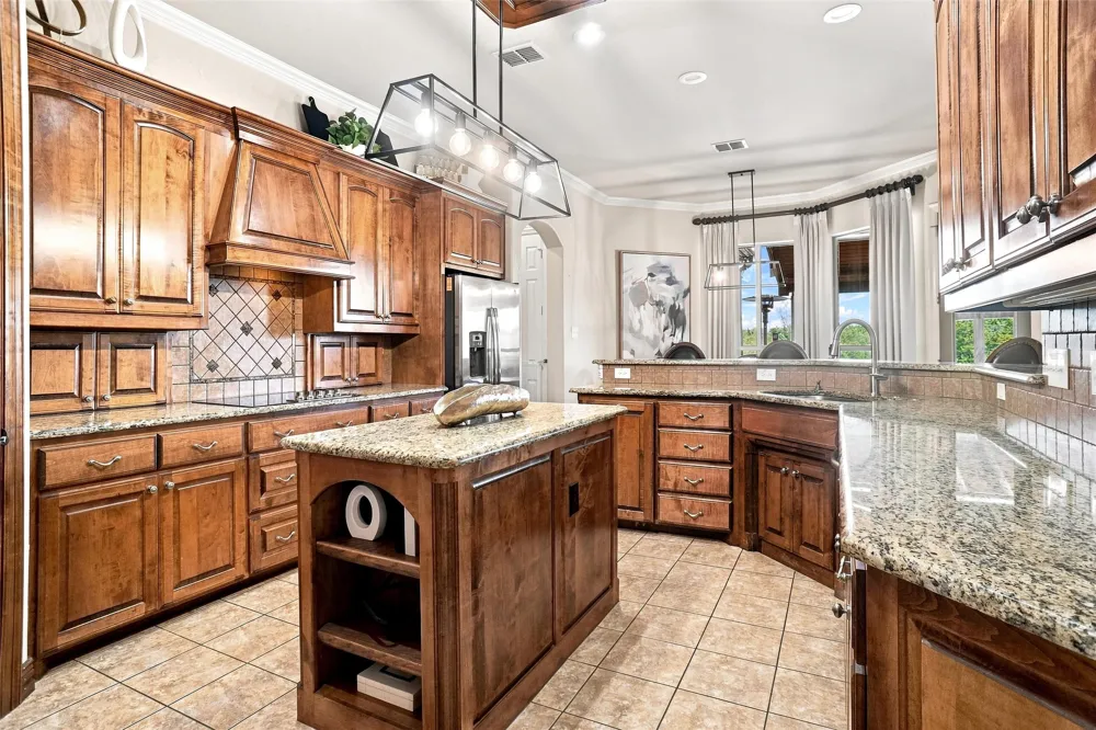 1810 Indian Ridge Oak Leaf, TX 75154