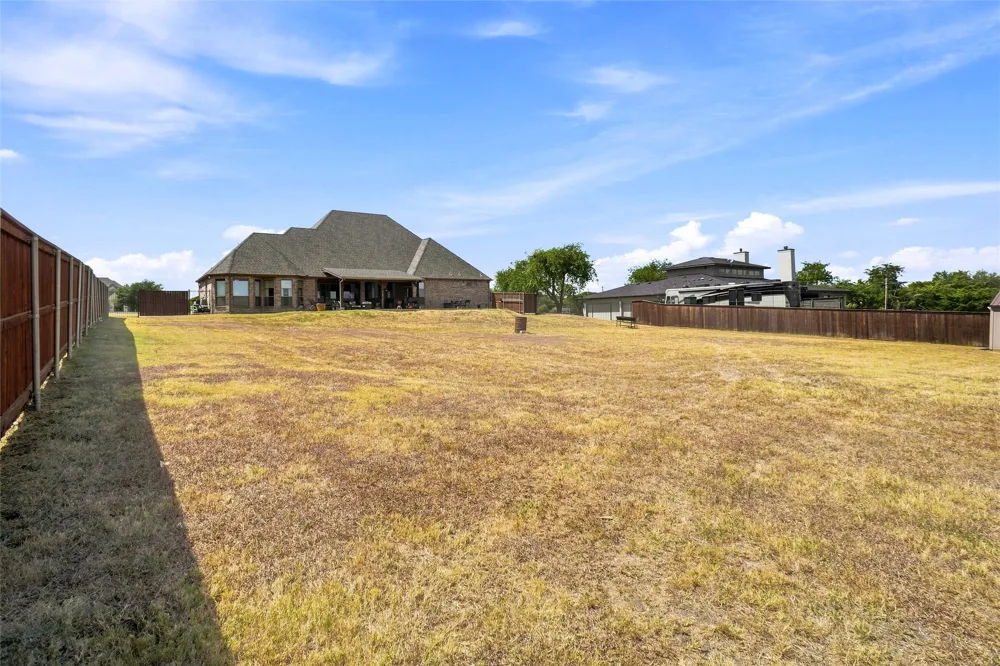 1810 Indian Ridge Oak Leaf, TX 75154