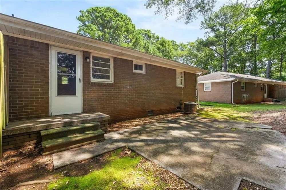 220 Opal Drive Roswell, GA 30075