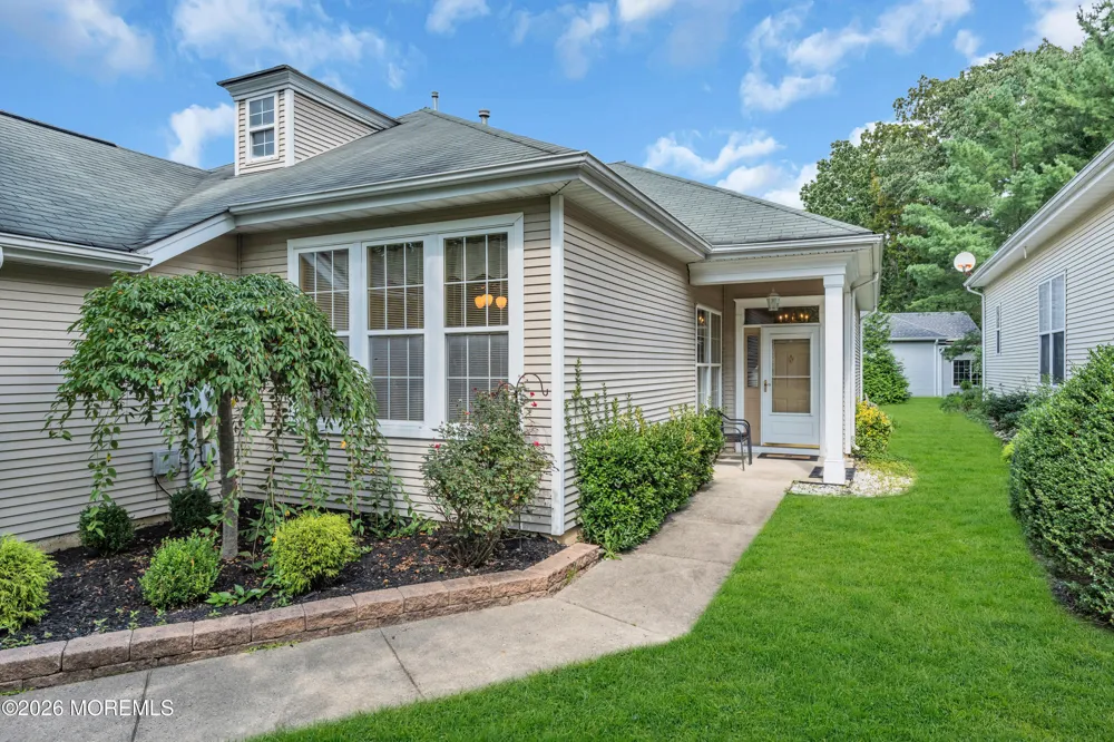 23 Summerwinds Drive Lakewood, NJ 08701
